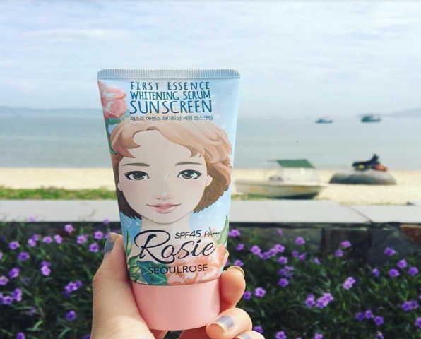 Kem Chống Nắng Rosie Review Từ Người Dùng Có Tốt Không, Mua Ở Đâu, Giá Bao Nhiêu