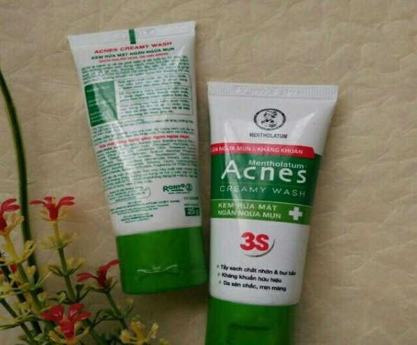 Sữa rửa mặt Acnes