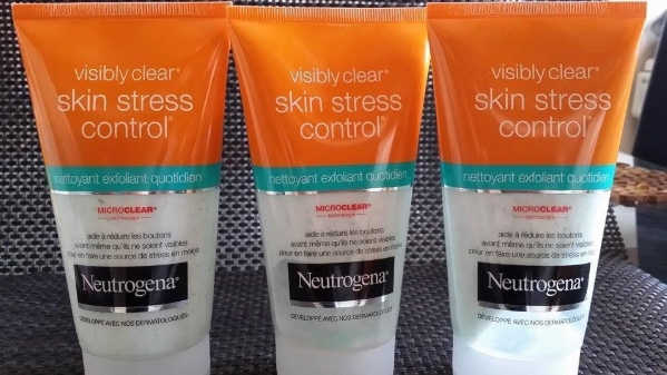 Sữa rửa mặt Neutrogena