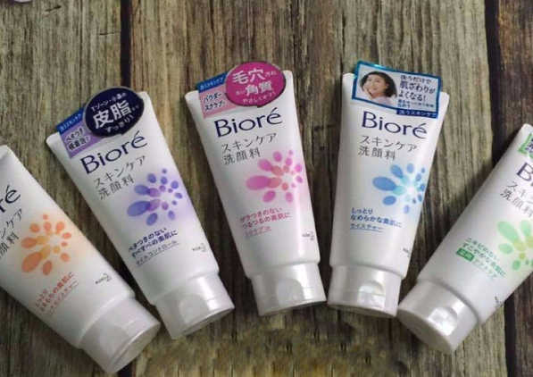 Sữa rửa mặt Biore