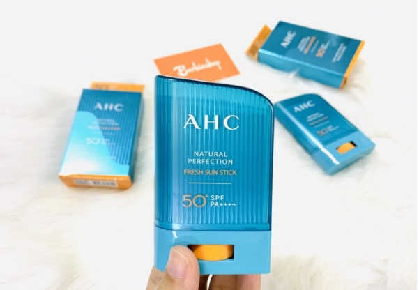 Kem Chống Nắng AHC Có Tốt Không Nên Dùng Dạng Thỏi, Xịt Hay Lăn