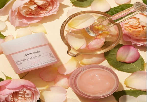 Kem Dưỡng Ẩm Mamonde Rose Water Gel Cream Có Thực Sự “Đa Dụng” Như Bạn Nghĩ?